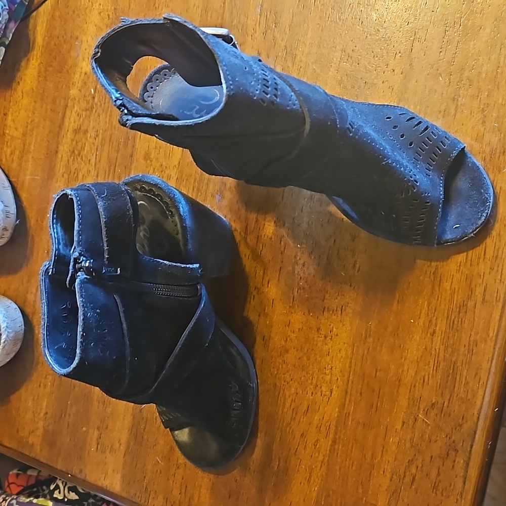 3.5 inch heel